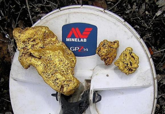 Cục vàng 4,1 kg, phát hiện kho báu