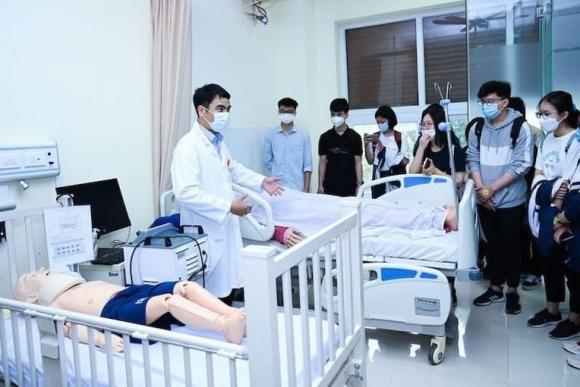 Ngành học được miễn học phí, ngành Truyền nhiễm và Hồi sức cấp cứu
