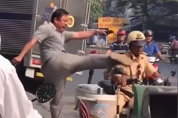xúc phạm CSGT, chống đối người thi hành công vụ, nghị định 168