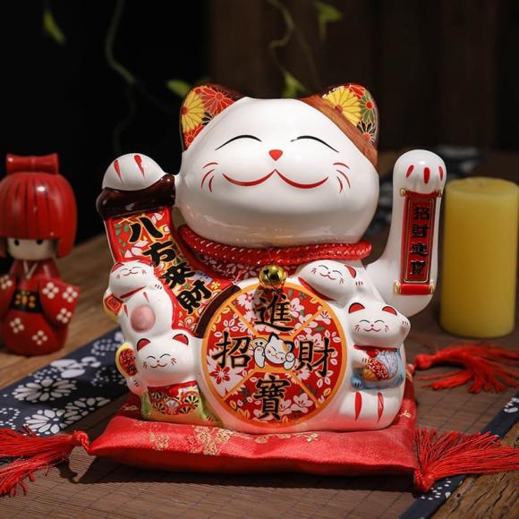 Mèo May Mắn