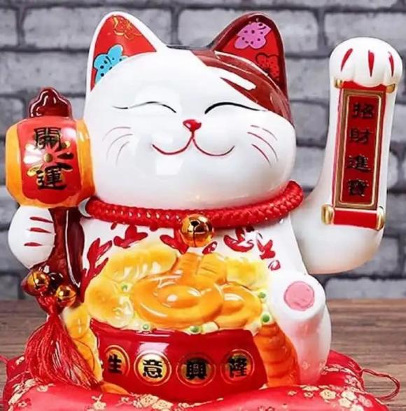 Mèo May Mắn