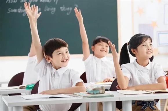 giáo dục con, dạy con, đứa trẻ vừa học vừa chơi, điểm trẻ