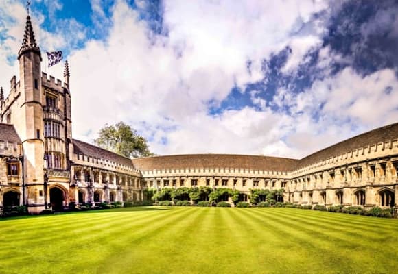 FTU, “Harvard Chùa Láng”, NEU,  “Stanford Phố Vọng”, Bách khoa, MIT, Oxford Việt Nam, chatbot AI, Đại học Quốc gia Hà Nội 