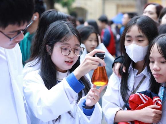 ngành y, miễn học phí, kiến thức