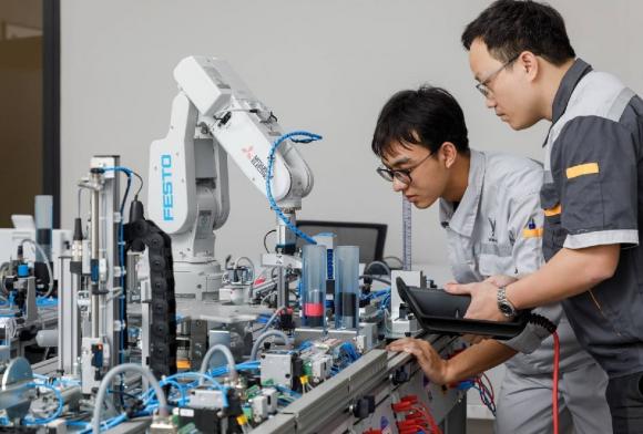 sinh viên ngành kỹ thuật, ngành công nghệ, chính sách học bổng