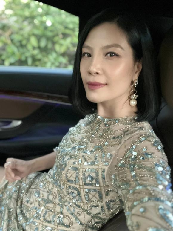 siêu mẫu Vũ Cẩm Nhung, sao Việt