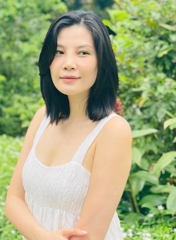siêu mẫu Vũ Cẩm Nhung, sao Việt