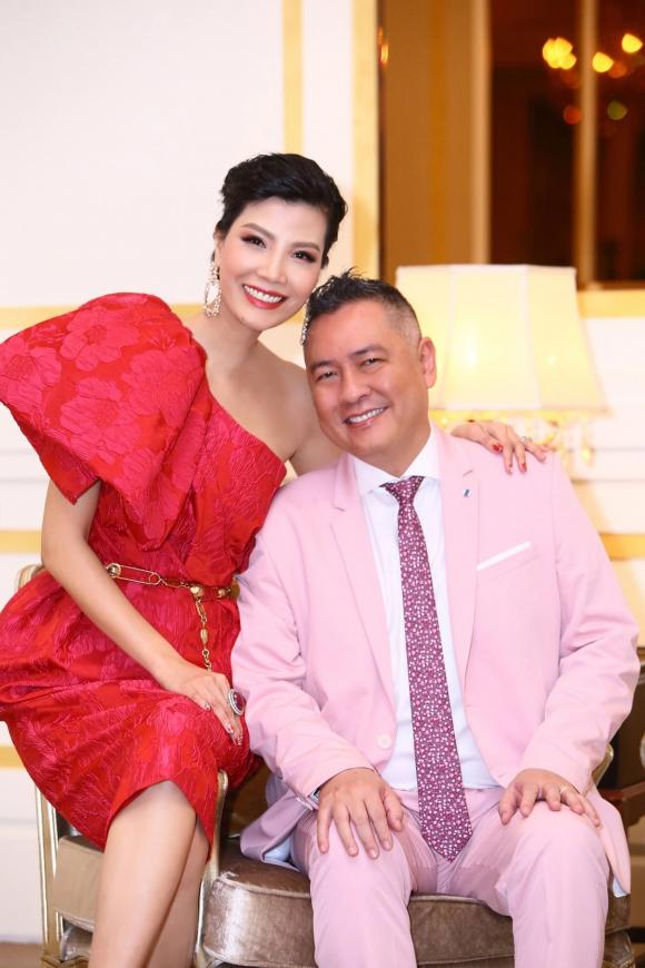 siêu mẫu Vũ Cẩm Nhung, sao Việt