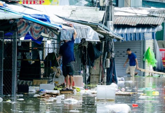 bão số 10, lũ sau bão, chợ Vinh