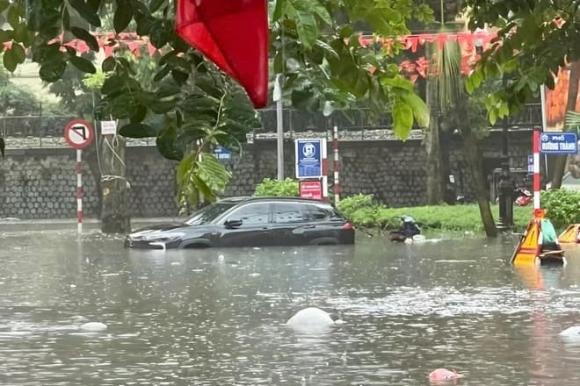 Hà Nội ngập sâu, ảnh hưởng bão số 10, điểm ngập nặng