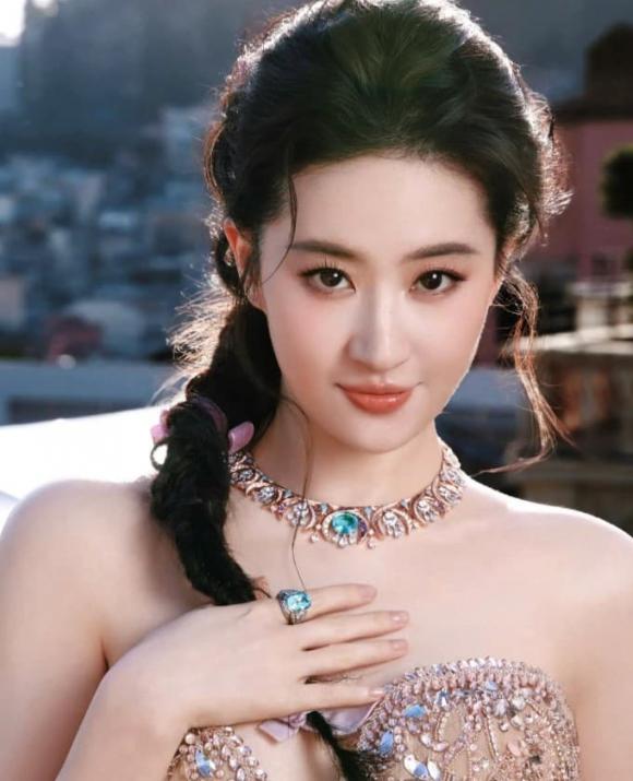 Lưu Diệc Phi, bà trùm showbiz, Trần Lam