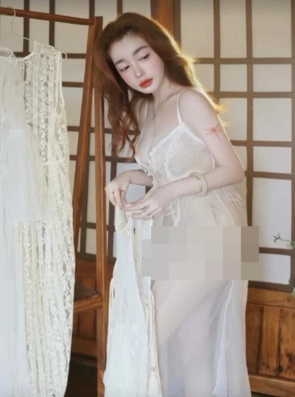 Hotgirl Elly, sao Việt