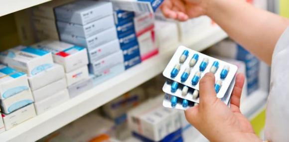 Luật BHYT, trường hợp mua thuốc bên ngoài được bảo hiểm y tế chi trả