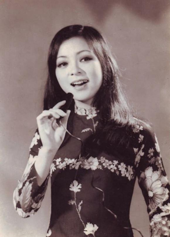 NSƯT Ái Vân, sao Việt