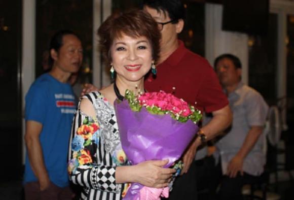 NSƯT Ái Vân, sao Việt