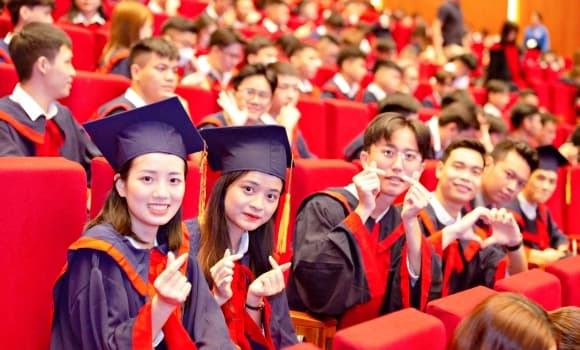 sáp nhập, sáp nhập trường đại học, giải thể đại học yếu kém