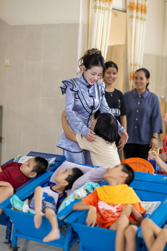 Sao Việt 8/10, tin sao việt mới nhất