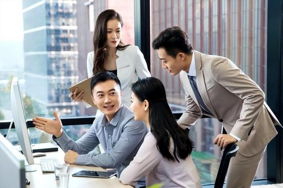 công sở, môi trường công sở, nói chuyện với sếp, chủ đề nói chuyện với sếp, 