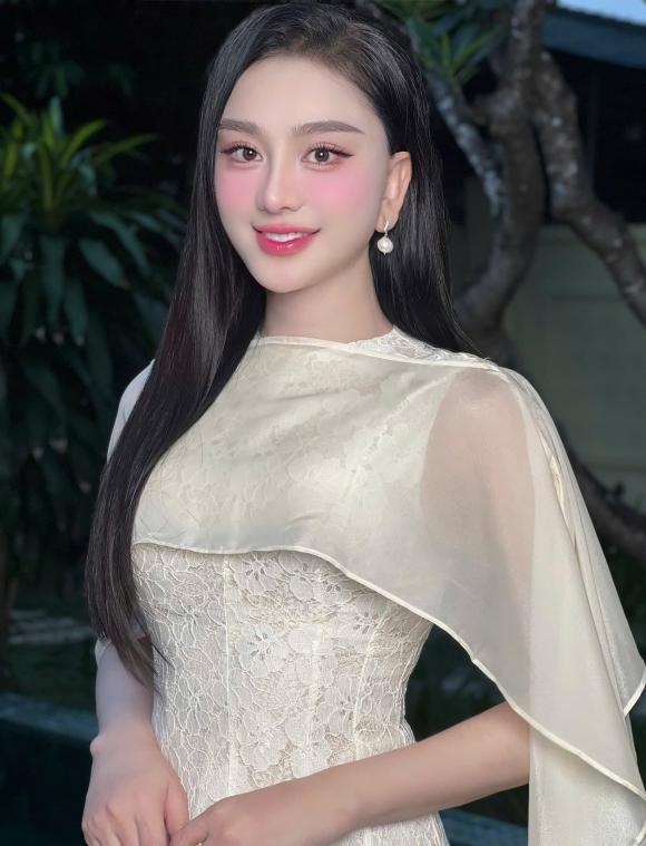 ca sĩ Lâm Khánh Chi, sao Việt