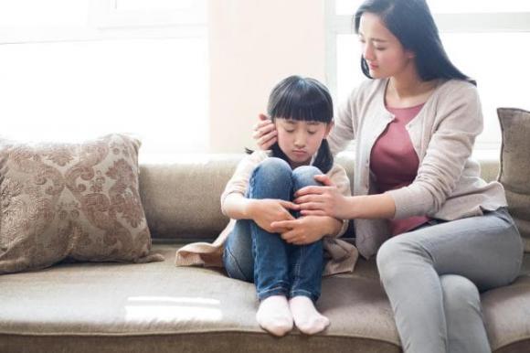 trẻ sống trong gia đình hạnh phúc, trẻ sống trong gia đình ly hôn, tính cách của trẻ em trong gia đình ly hôn, 