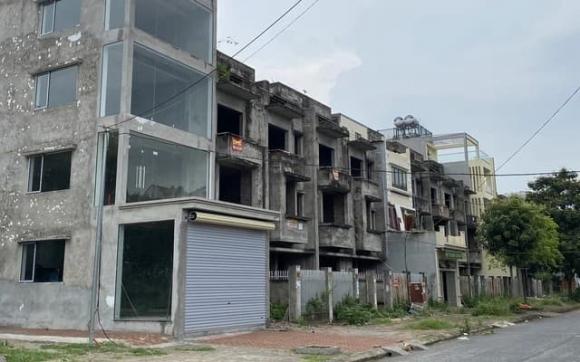 nhà ở, nhà cũ, nhà nhanh xuống cấp, nhà không có người ở