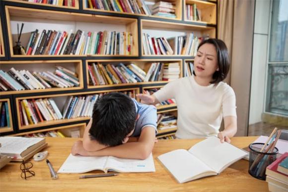 chăm sóc con, nuôi dạy con