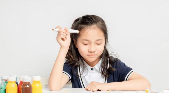 trẻ học thêm, trẻ không học thêm, sự khác biệt, dạy con, giáo dục con, cha mẹ thông thái