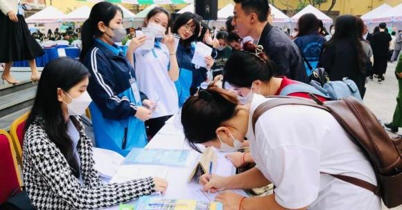 Việc làm, tình trạng không học không làm của thanh niên việt