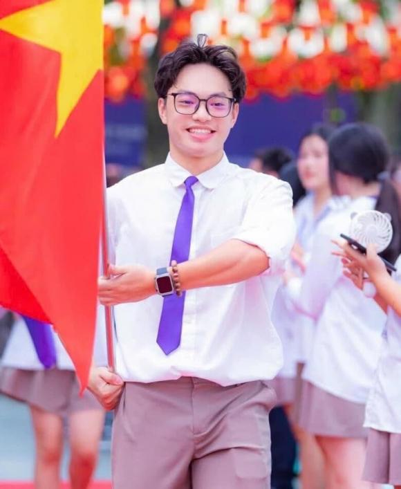 Con trai xuân bắc, con trai xuân bắc khoe bạn gái