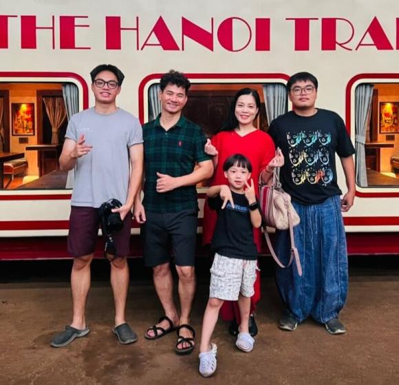 Con trai xuân bắc, con trai xuân bắc khoe bạn gái