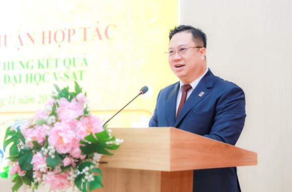  giáo sư, phó giáo sư, hiệu trưởng