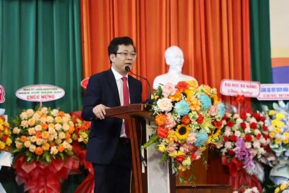  giáo sư, phó giáo sư, hiệu trưởng