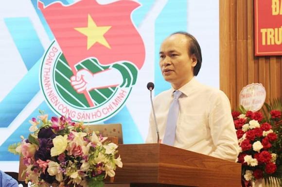  giáo sư, phó giáo sư, hiệu trưởng