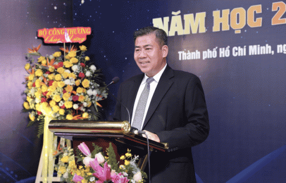  giáo sư, phó giáo sư, hiệu trưởng