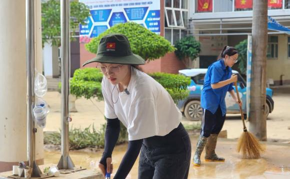 Sao Việt 12/10, tin sao việt mới nhất