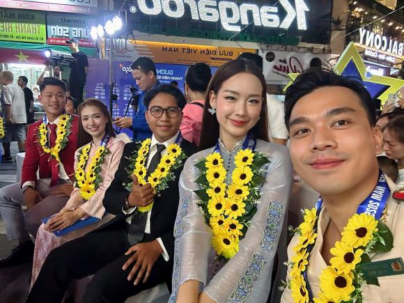 Sao Việt 12/10, tin sao việt mới nhất