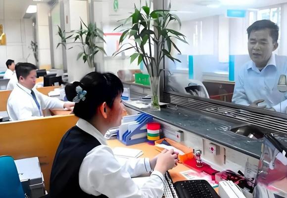 Gửi tiết kiệm ngân hàng, Gửi tiết kiệm ngân hàng 1 năm hay 3 năm