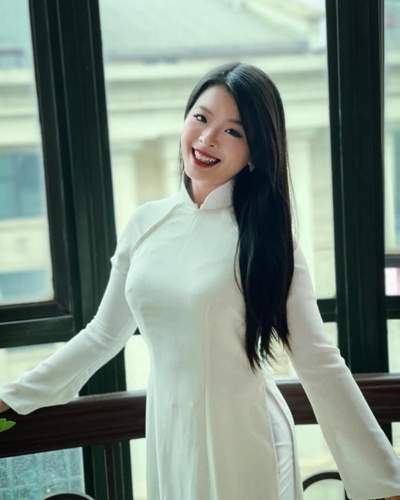 NSƯT Chiều Xuân, sao Việt