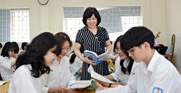 giáo viên, Luật Nhà giáo, tạm đình chỉ giảng dạy