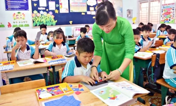 giáo viên, Luật Nhà giáo, tạm đình chỉ giảng dạy