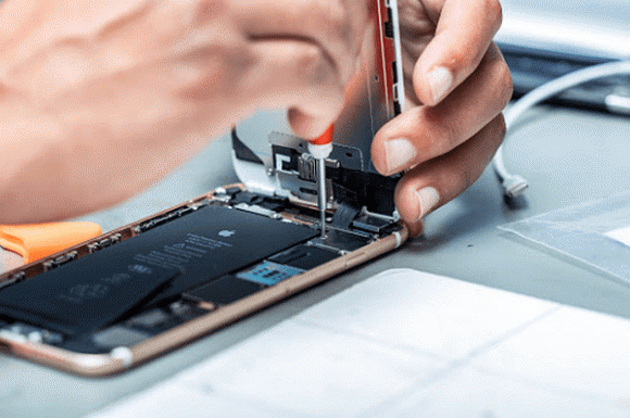Nghề không cần bằng đại học, Nghề sửa chữa điện thoại, máy tính
