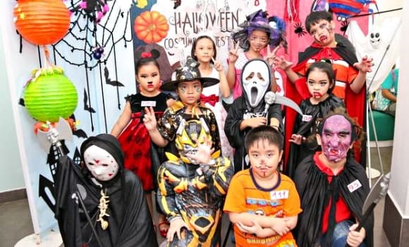Halloween, lễ hội Halloween tại trường