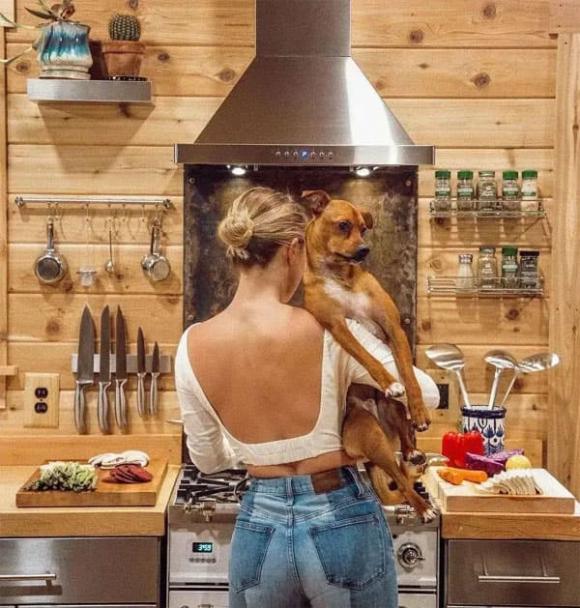 cap-doi11-ngoisaovn-w600-h629 2 cặp đôi, căn nhà, sống trong rừng