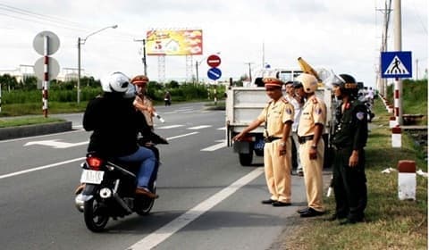 làn đường, quy định về làn đường, vi phạm giao thông