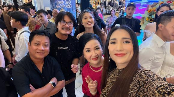 Chiều ngày 16/10/2025 2 Sao Việt 16/10, tin sao việt mới nhất