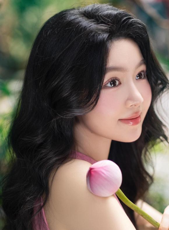 Chiều ngày 16/10/2025 0 Sao Việt 16/10, tin sao việt mới nhất