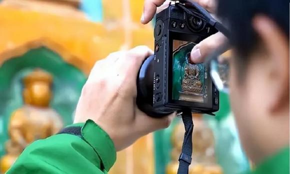 chụp ảnh ở chùa, chụp ảnh tượng phật, chụp ảnh tượng phật trong chùa