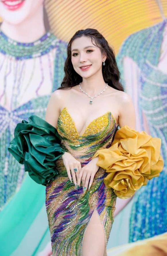 Ngân Collagen là ai 8 Ngân Collagen, dinh thự 500 tỉ đồng