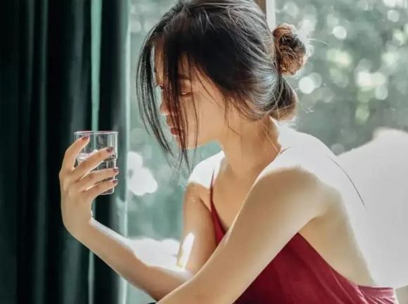 nữ nhân, nữ nhân mở ra 2 cánh cửa, phụ nữ, 