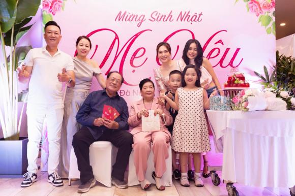 Sao Việt 17/10, tin sao việt mới nhất